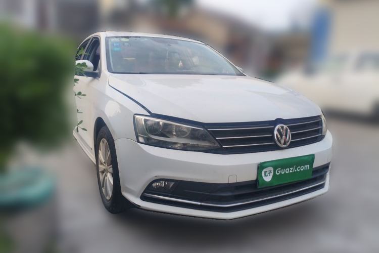 Used Volkswagen Sagitar 2015 1.6L Automatic Comfort Model Front Right 45 Deg