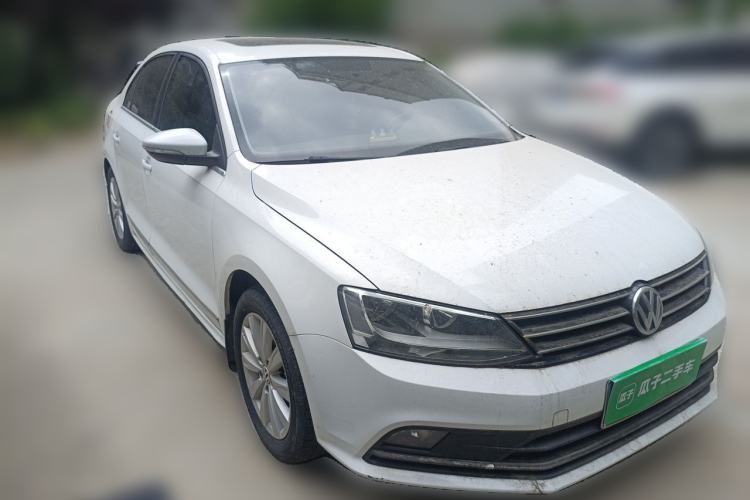 Used Volkswagen Sagitar 2015 1.6L Manual Comfort Model Front Right 45 Deg