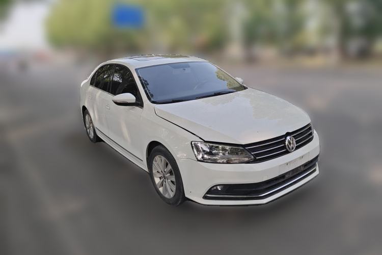 Used Volkswagen Sagitar 2015 230TSI Automatic Comfort Version Front Right 45 Deg