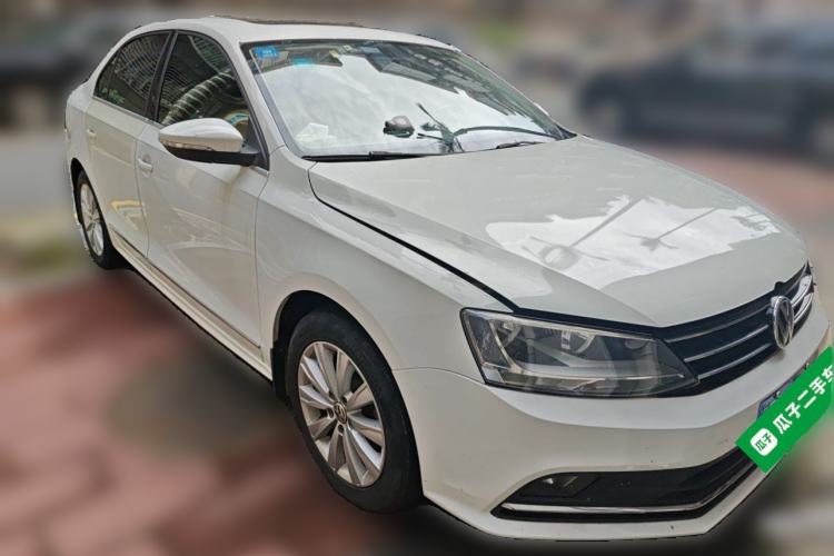 Used Volkswagen Sagitar 2015 1.6L Automatic Comfort Model Front Right 45 Deg
