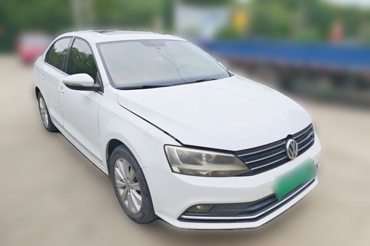 Used Volkswagen Sagitar 2015 1.6L Automatic Comfort Model Front Right 45 Deg