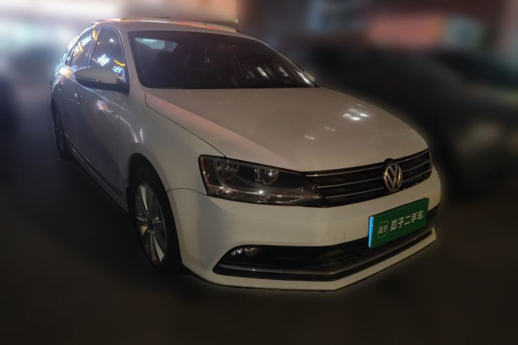 Used Volkswagen Sagitar 2015 1.6L Automatic Comfort Model Front Right 45 Deg
