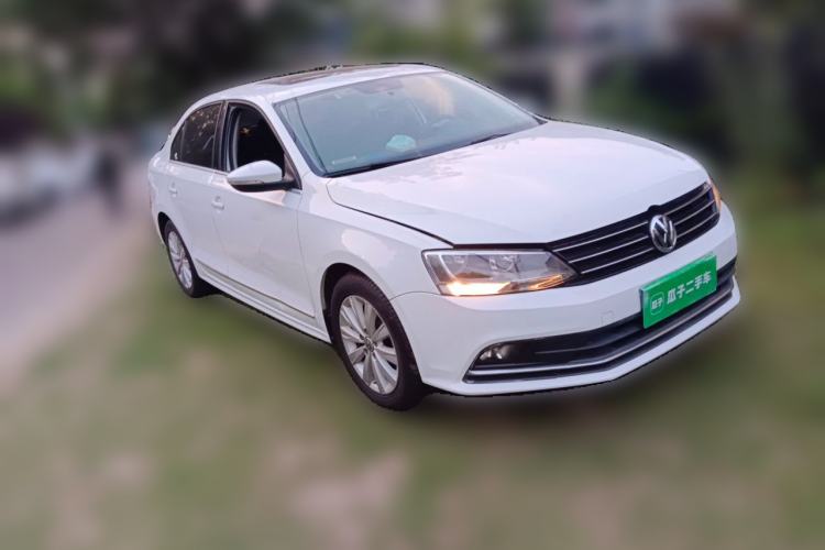 Used Volkswagen Sagitar 2015 1.6L Manual Comfort Model Front Right 45 Deg