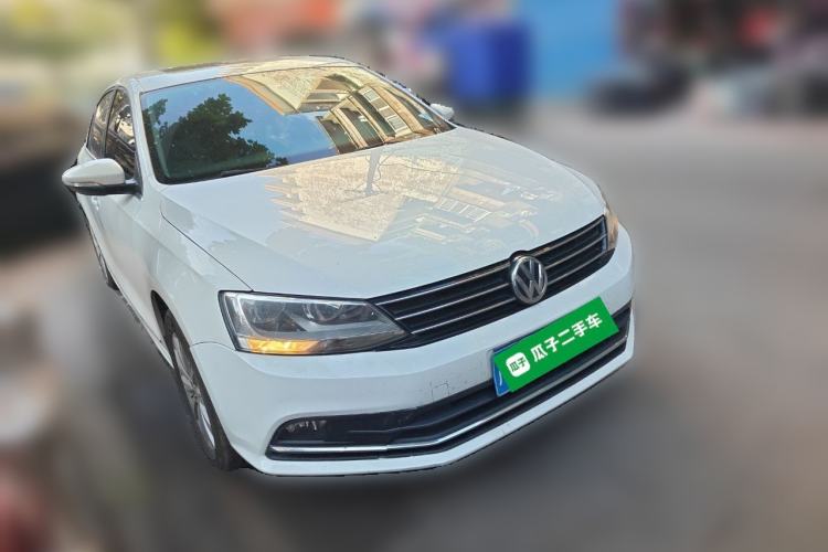 Used Volkswagen Sagitar 2015 1.6L Automatic Comfort Model Front Right 45 Deg