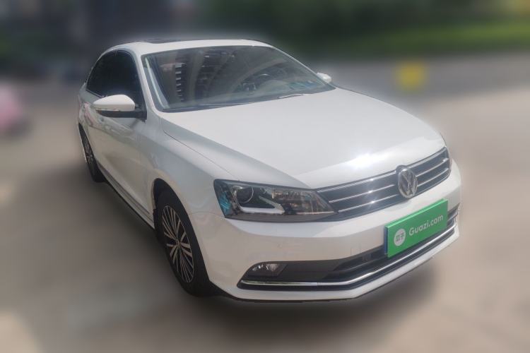 Used Volkswagen Sagitar 2015 280TSI Automatic Flagship Model Front Right 45 Deg