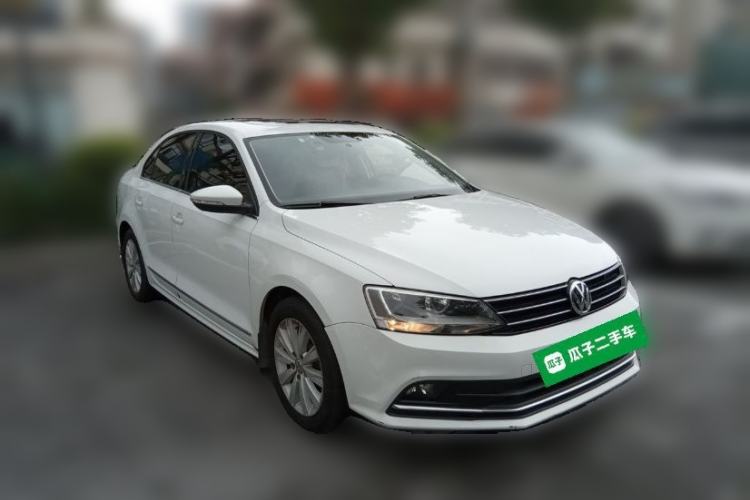 Used Volkswagen Sagitar 2015 1.6L Automatic Comfort Model Front Right 45 Deg