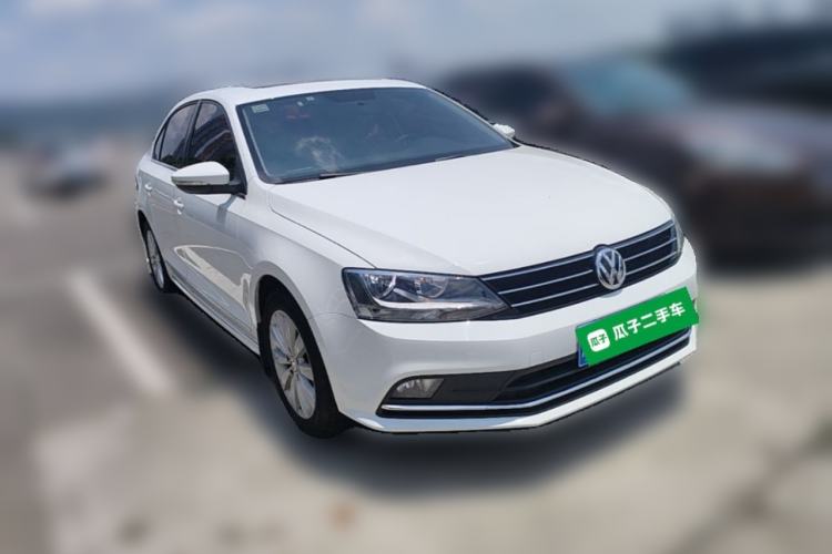 Used Volkswagen Sagitar 2015 1.6L Automatic Comfort Model Front Right 45 Deg