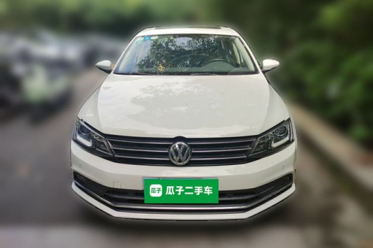 Used Volkswagen Sagitar 2015 230TSI Automatic Luxury Model Front