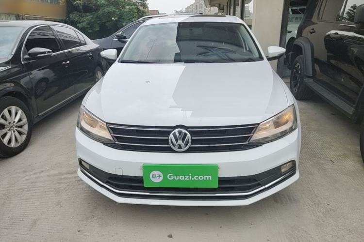 Used Volkswagen Sagitar 2015 1.6L Automatic Comfort Model Front