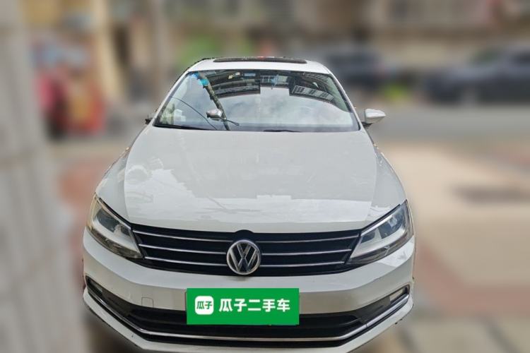 Used Volkswagen Sagitar 2015 1.6L Automatic Comfort Model Front