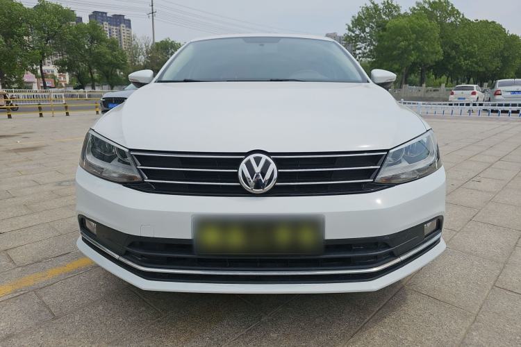Used Volkswagen Sagitar 2015 1.6L Manual Comfort Model Front