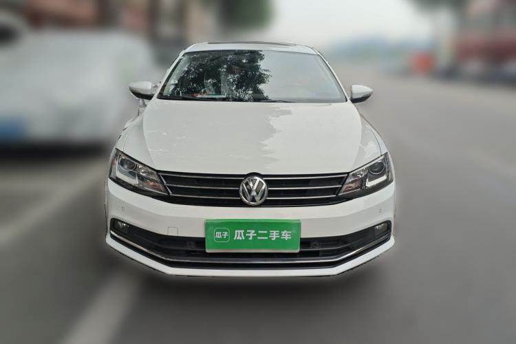 Used Volkswagen Sagitar 2015 230TSI Automatic Luxury Model Front