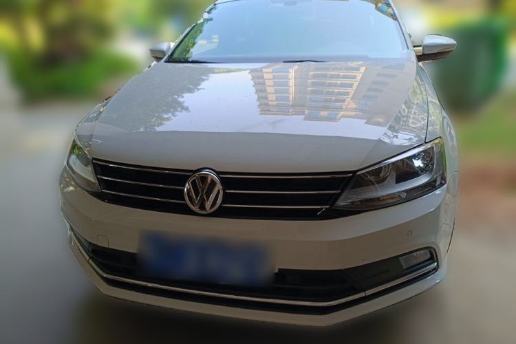 Used Volkswagen Sagitar 2015 230TSI Automatic Luxury Model Front