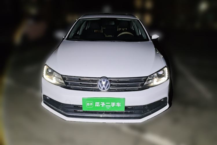 Used Volkswagen Sagitar 2015 230TSI Automatic Comfort Version Front