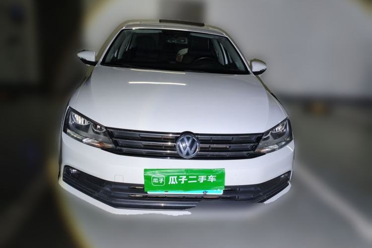 Used Volkswagen Sagitar 2015 1.6L Automatic Comfort Model Front