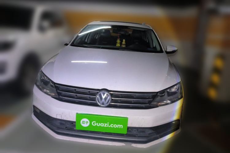 Used Volkswagen Sagitar 2015 230TSI Automatic Luxury Model Front