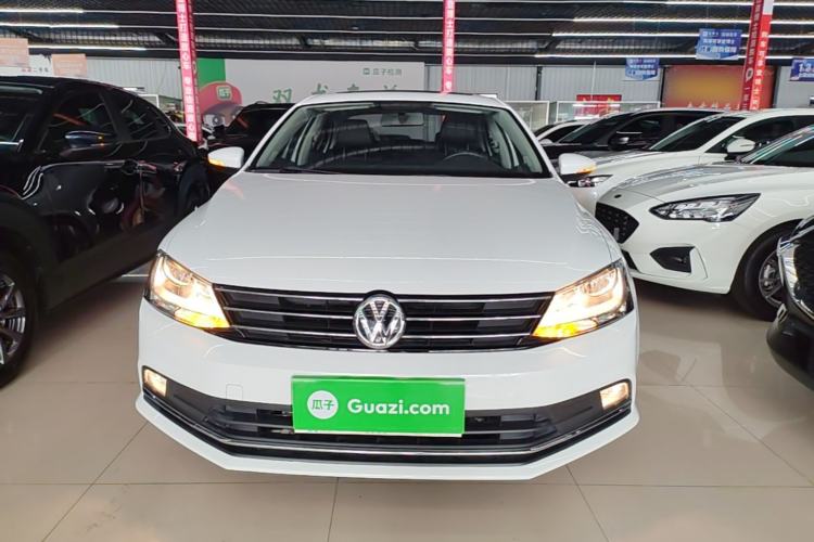 Used Volkswagen Sagitar 2015 1.6L Manual Comfort Model Front