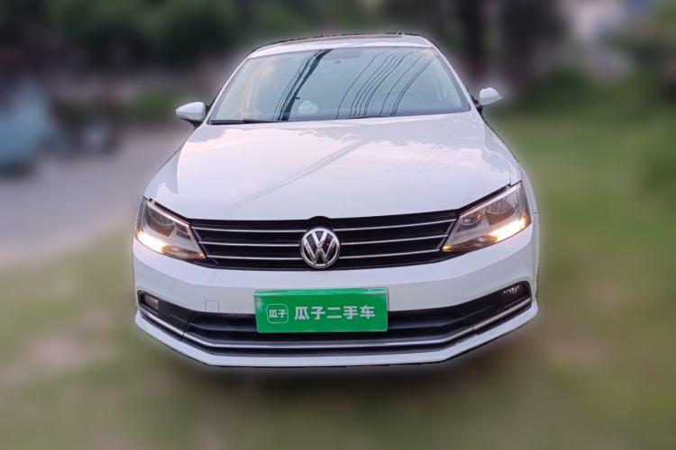 Used Volkswagen Sagitar 2015 1.6L Manual Comfort Model Front