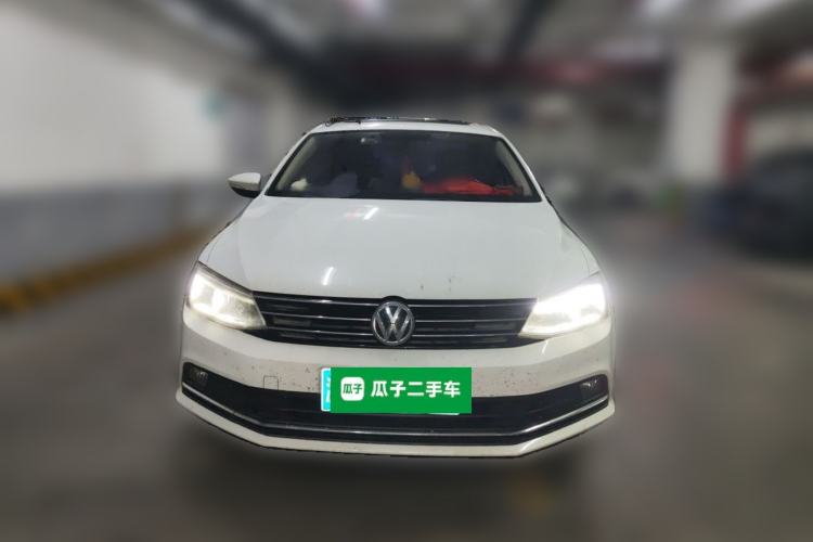 Used Volkswagen Sagitar 2015 230TSI Manual Comfort Version Front