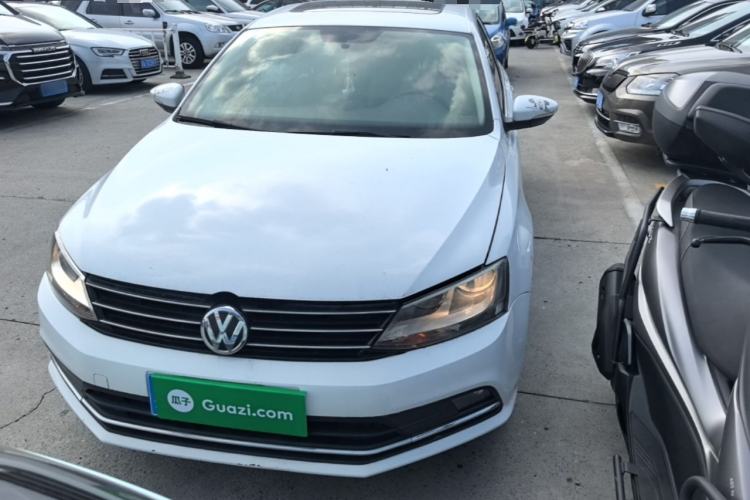 Used Volkswagen Sagitar 2015 1.6L Automatic Comfort Model Front