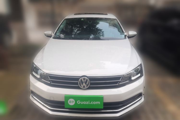 Used Volkswagen Sagitar 2015 230TSI Automatic Luxury Model Front