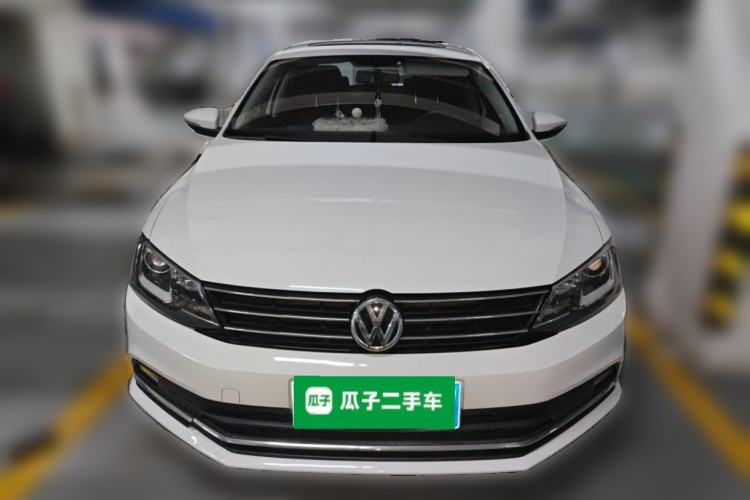 Used Volkswagen Sagitar 2015 230TSI Automatic Comfort Version Front
