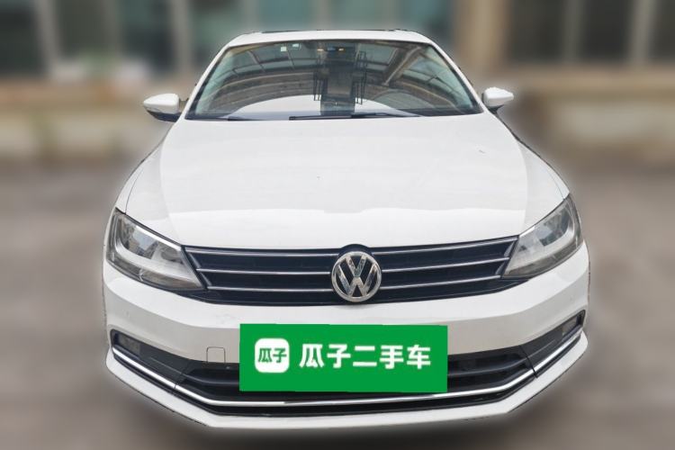Used Volkswagen Sagitar 2015 230TSI Automatic Luxury Model Front