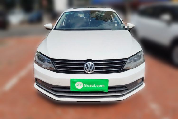 Used Volkswagen Sagitar 2015 1.6L Manual Comfort Model Front