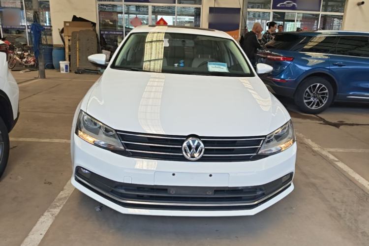 Used Volkswagen Sagitar 2015 1.6L Automatic Comfort Model Front