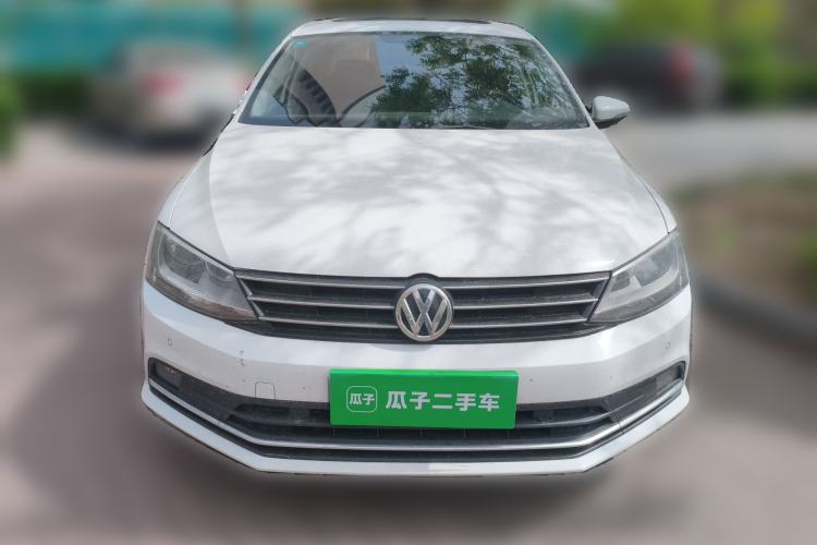 Used Volkswagen Sagitar 2015 230TSI Automatic Luxury Model Front