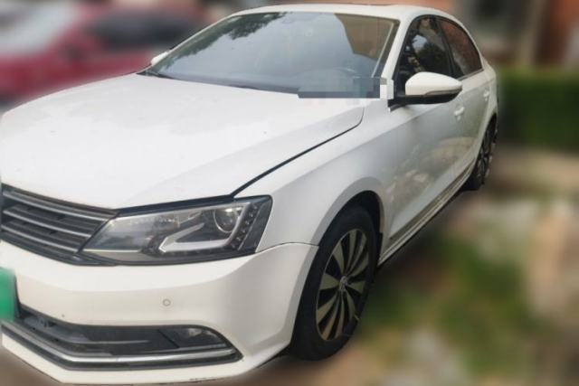 Volkswagen Sagitar 2015 230TSI Manual Luxury Edition مستعملة
