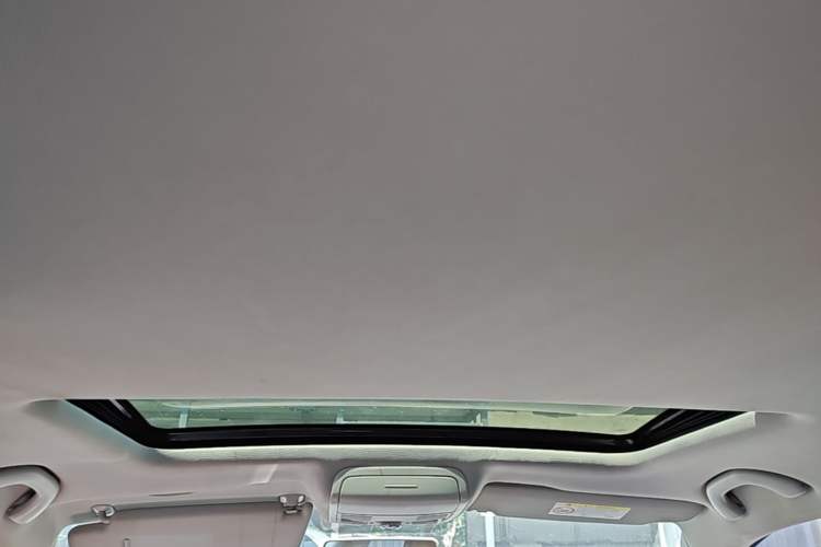 Used Volkswagen Sagitar 2015 230TSI Automatic Comfort Version Headliner