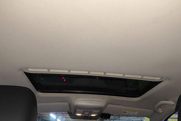 Used Volkswagen Sagitar 2015 1.6L Automatic Comfort Model Headliner