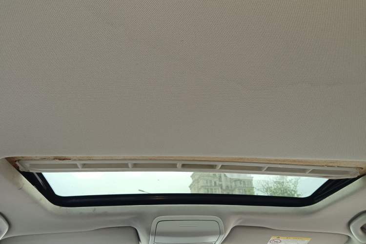Used Volkswagen Sagitar 2015 230TSI Automatic Luxury Model Headliner