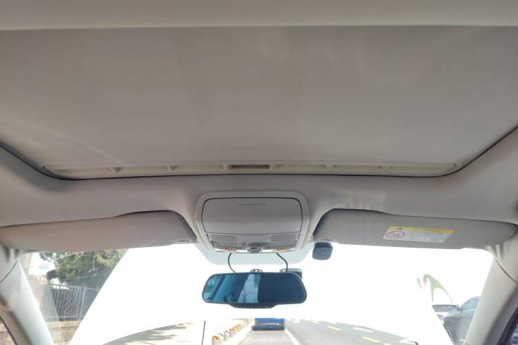 Used Volkswagen Sagitar 2015 1.6L Automatic Comfort Model Headliner