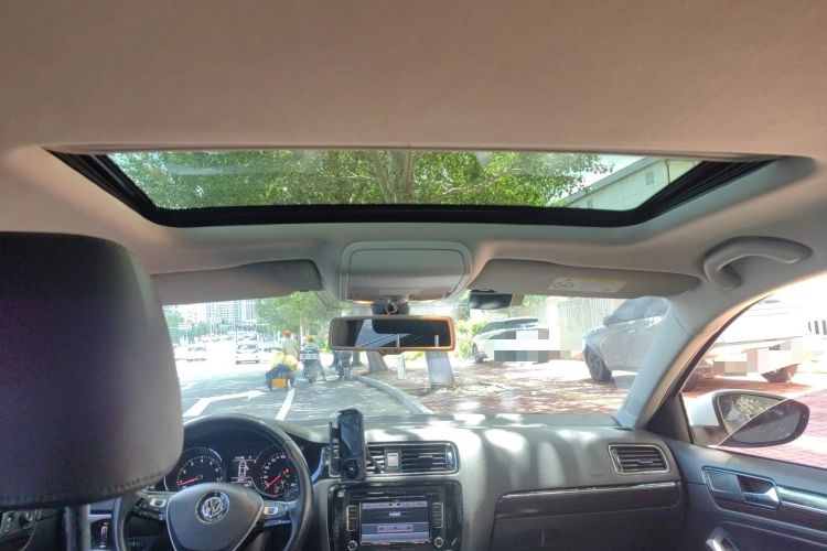 Used Volkswagen Sagitar 2015 230TSI Automatic Luxury Model Headliner