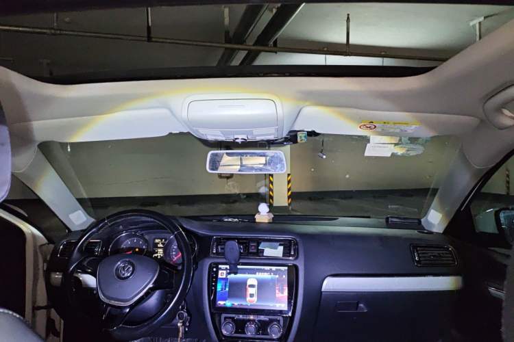 Used Volkswagen Sagitar 2015 1.6L Automatic Comfort Model Headliner