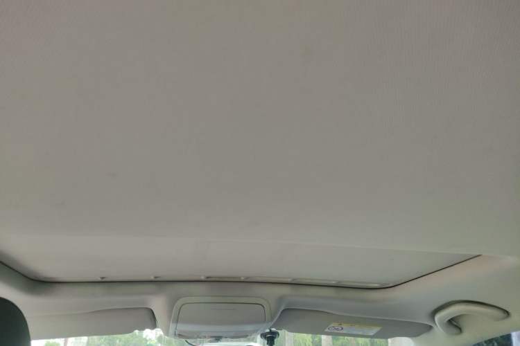 Used Volkswagen Sagitar 2015 230TSI Automatic Comfort Version Headliner
