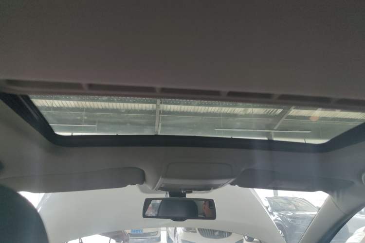 Used Volkswagen Sagitar 2015 230TSI Automatic Luxury Model Headliner