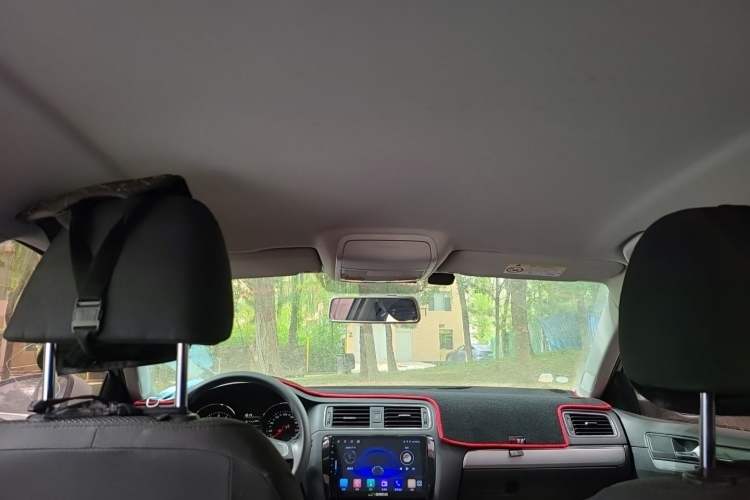 Used Volkswagen Sagitar 2015 1.6L Manual Fashion Edition Headliner