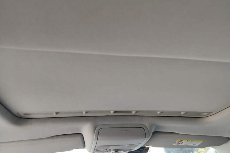Used Volkswagen Sagitar 2015 230TSI Automatic Comfort Version Headliner