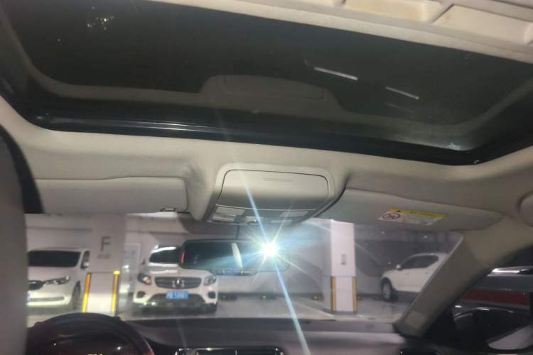 Used Volkswagen Sagitar 2015 1.6L Automatic Comfort Model Headliner