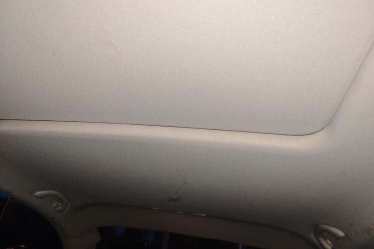Used Volkswagen Sagitar 2015 230TSI Automatic Comfort Version Headliner