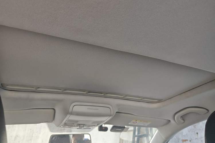 Used Volkswagen Sagitar 2015 1.6L Automatic Comfort Model Headliner