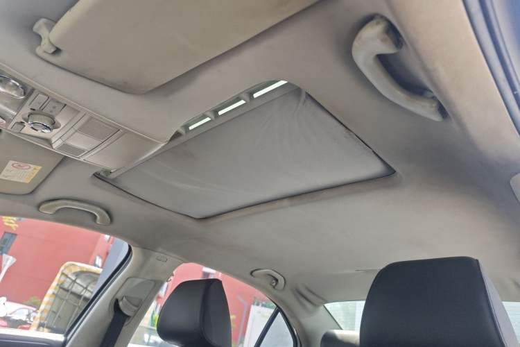 Used Volkswagen Sagitar 2015 230TSI Manual Comfort Version Headliner
