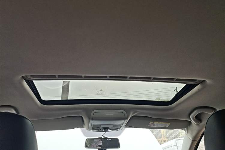 Used Volkswagen Sagitar 2015 230TSI Automatic Comfort Version Headliner