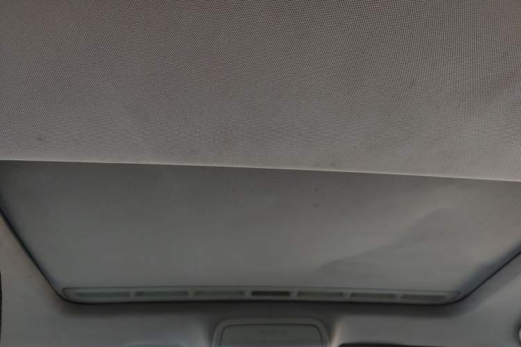 Used Volkswagen Sagitar 2015 1.6L Manual Comfort Model Headliner