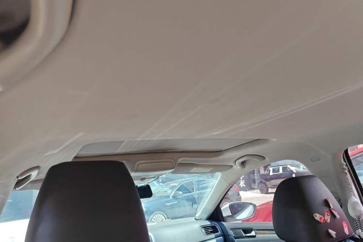 Used Volkswagen Sagitar 2015 230TSI Manual Comfort Version Headliner