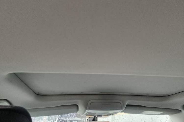 Used Volkswagen Sagitar 2015 230TSI Automatic Comfort Version Headliner