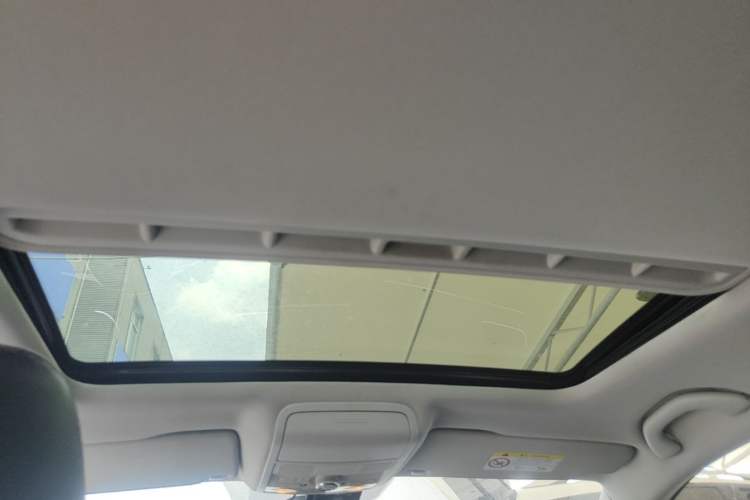 Used Volkswagen Sagitar 2015 230TSI Automatic Luxury Model Headliner